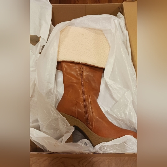 Parker Block Heeled Boot MSRP $94.95 - Picture 12 of 13